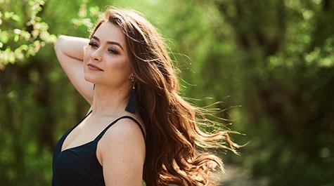 Ako zastaviť vypadávanie vlasov a získať späť hustejšiu hrivu?