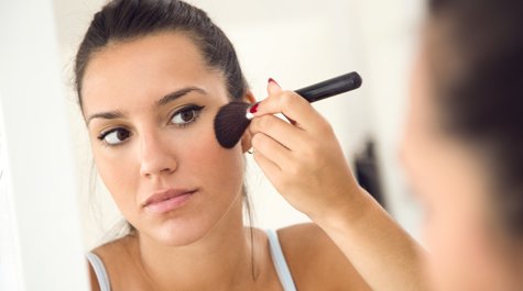 Tipy, ako používať korektor pre bezchybný vzhľad