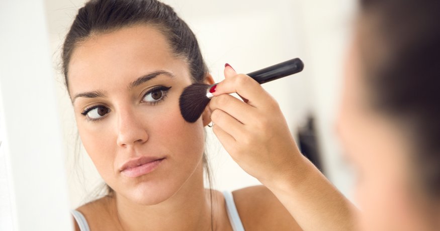 Tipy, ako používať korektor pre bezchybný vzhľad - hero