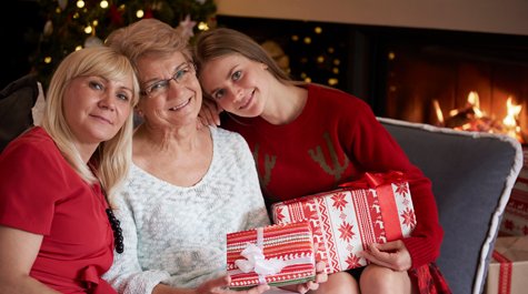 Vianočné darčeky pre ženy všetkých vekových kategórií