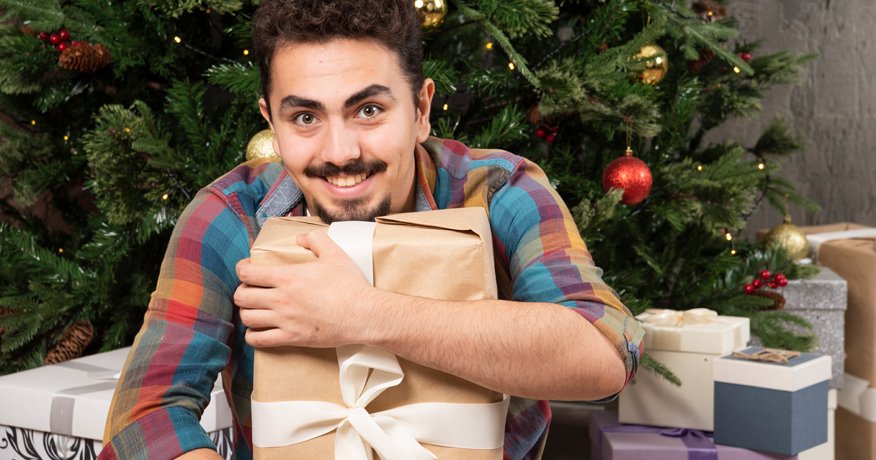 Darčeky pre priateľa na Vianoce: Ako vybrať ten pravý? - header