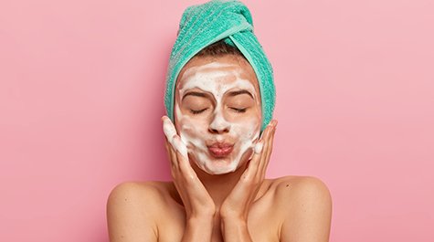 Exfoliácia pleti: Objavte výhody pre svoju pleť