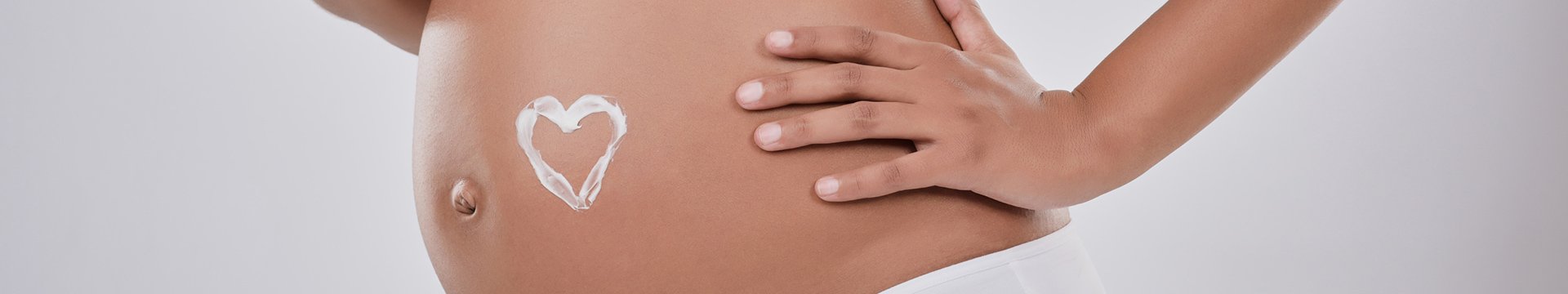 Strie v tehotenstve a po pôrode: Ako im predchádzať a zmierniť ich vzhľad? - Header