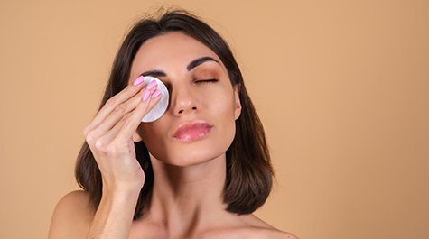 Ako na správne odlíčenie pleti?