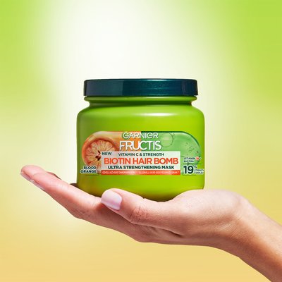 Fructis Vitamin & Strength Ultra posilňujúca Biotin Hair Bomb maska na slabé vlasy - 2